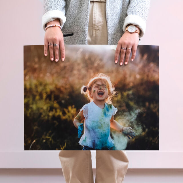 ¡Amplifica tus recuerdos al máximo! 🤲 Puedes imprimir grandes formatos con nuestro producto Póster.

Un consejo: No te arriesgues a imprimir fotos de baja calidad en tamaños enormes. Si la foto tiene un valor especial para ti, busca un acabado especial que la haga brillar en lugar de forzar sus límites. 💫 

¡Conoce este producto y muchos más en nuestra web www.photofavs.es! 🌐 

. . . 

#laminas #tiendaonline #albumes #encuadernacion #poster #instafavs #tusfotosfavs #photofavs.es